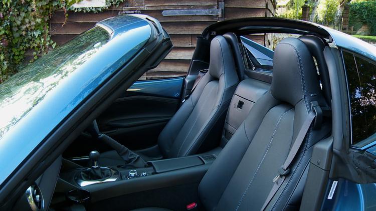 MAZDA MX-5 RF CONVERTIBLE 1.5 [132] Exclusive-Line 2dr